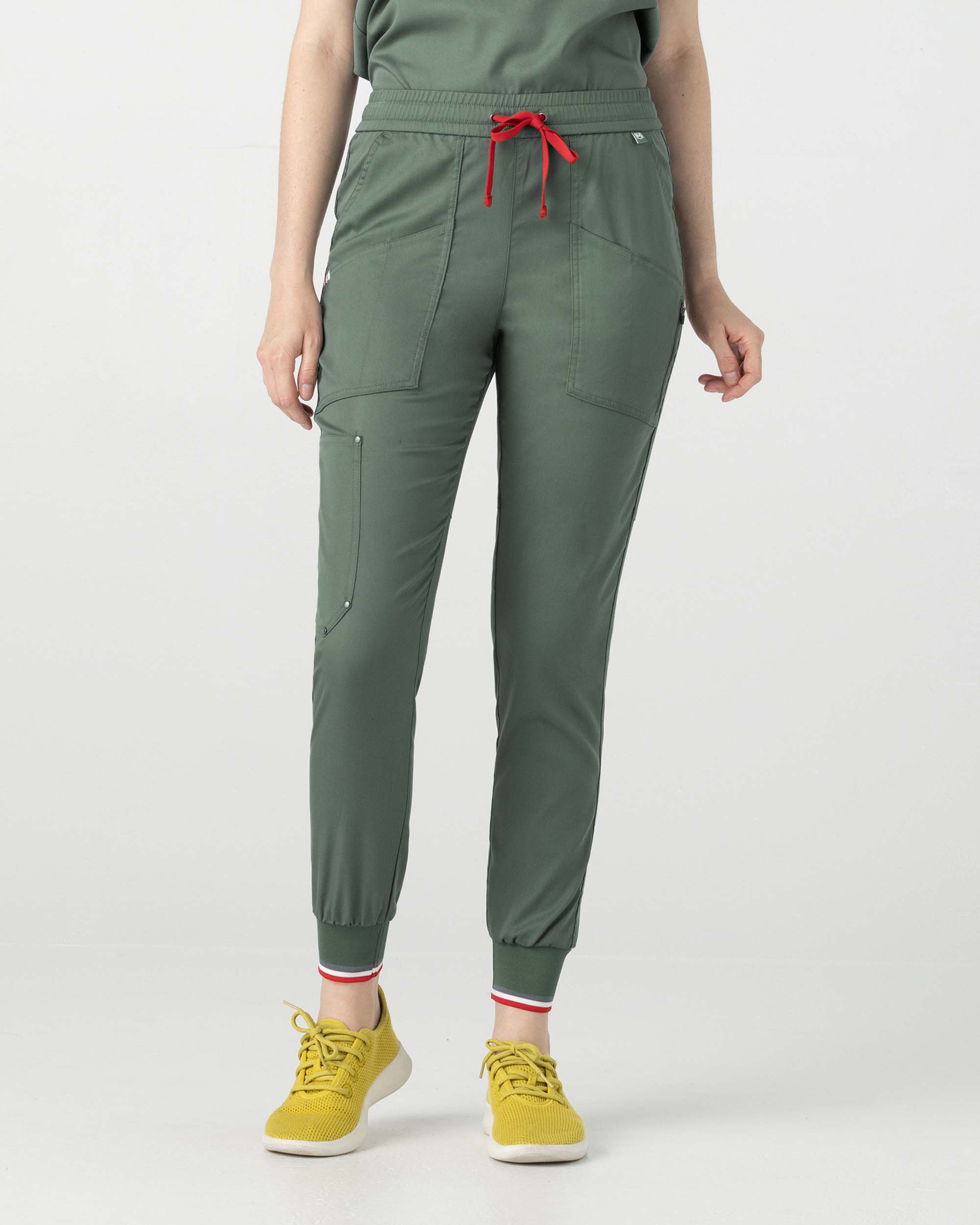 Women's Catalina Jogger Scrub Pants - Tree | MEDICLO®