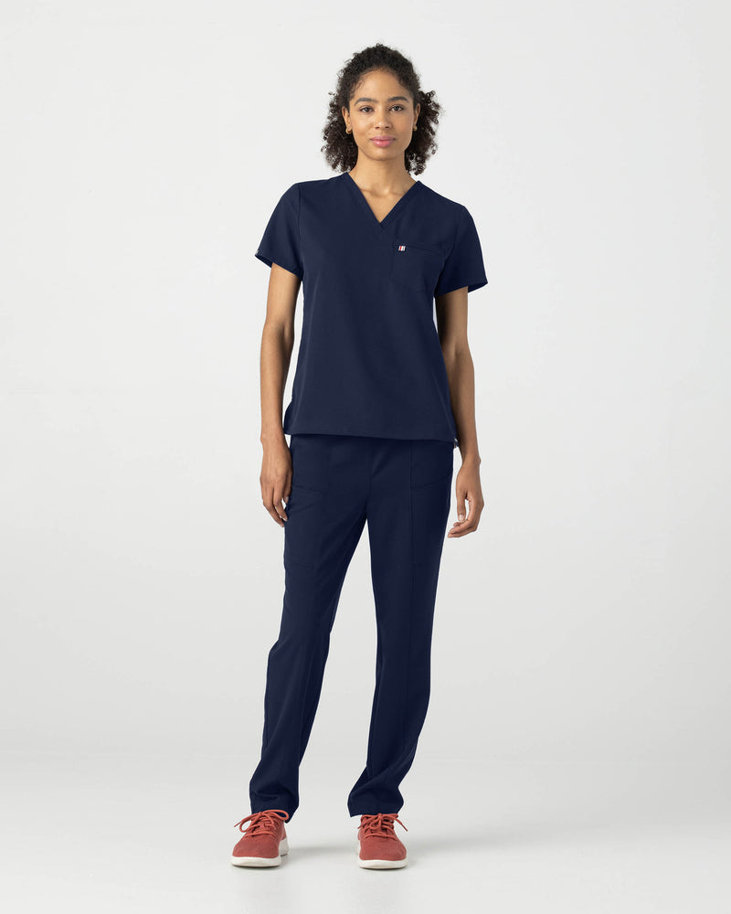 Navy Sal Essential Scrub Top Fysel - Zoomed Out Front View