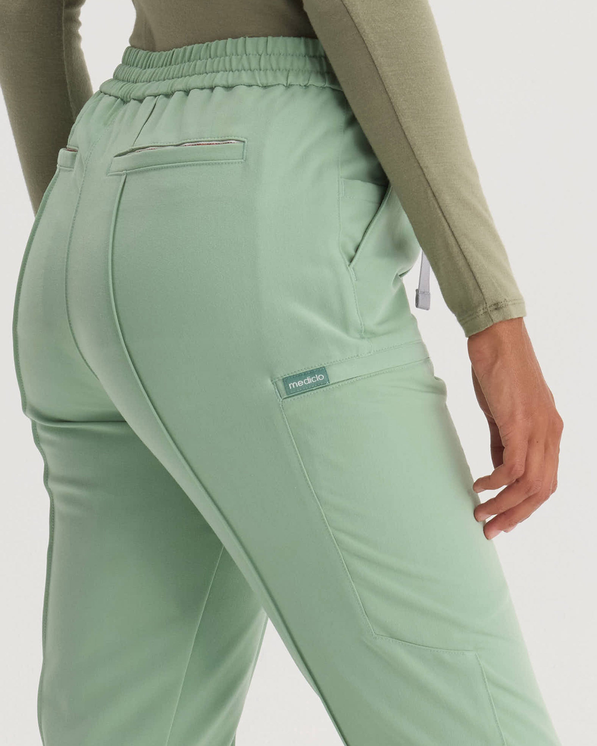 Mediclo Women's Sicily Pintuck Tapered Scrub Pants - Bottle
