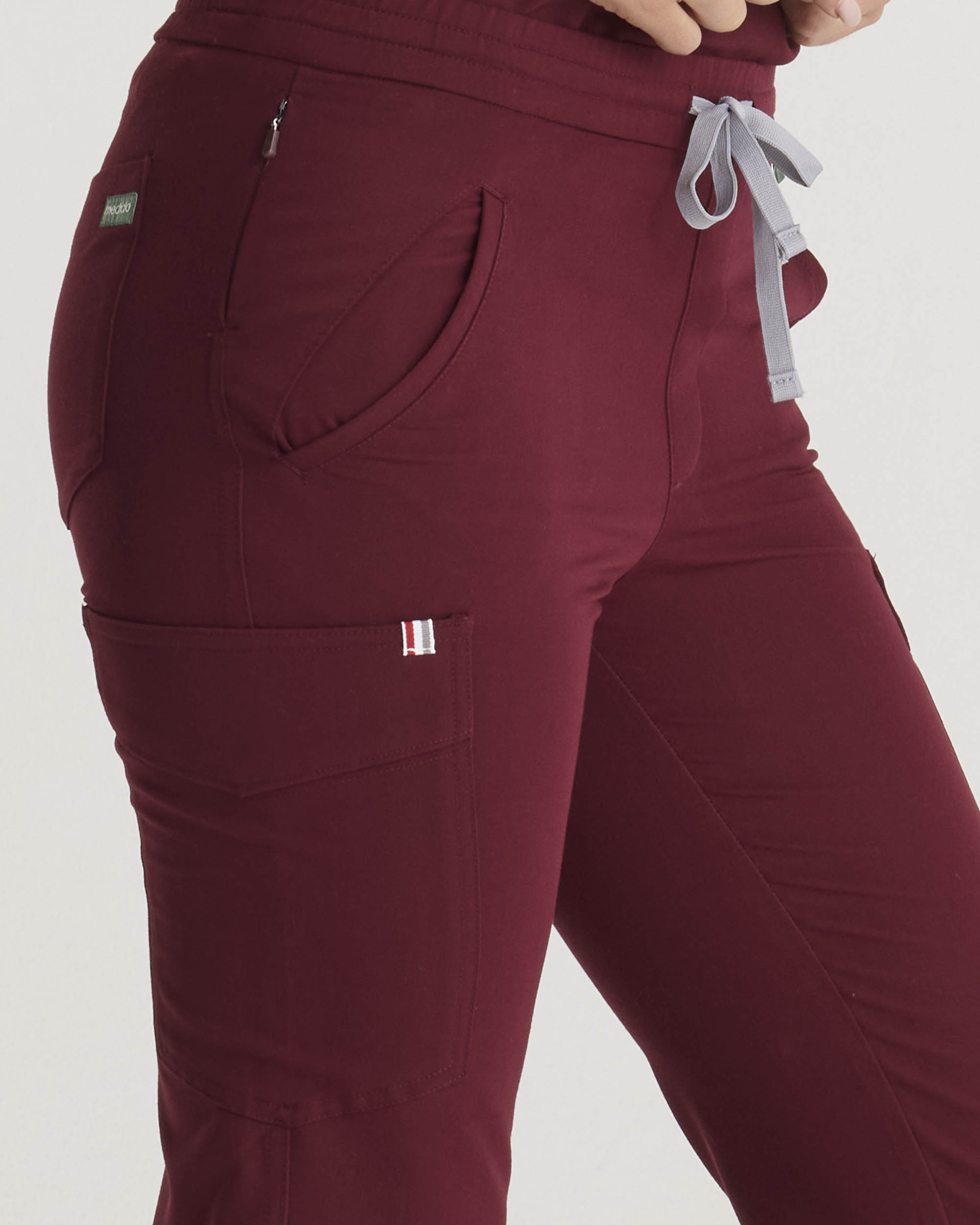 Mediclo Women's Kume Cargo Scrub Pants - Bottle