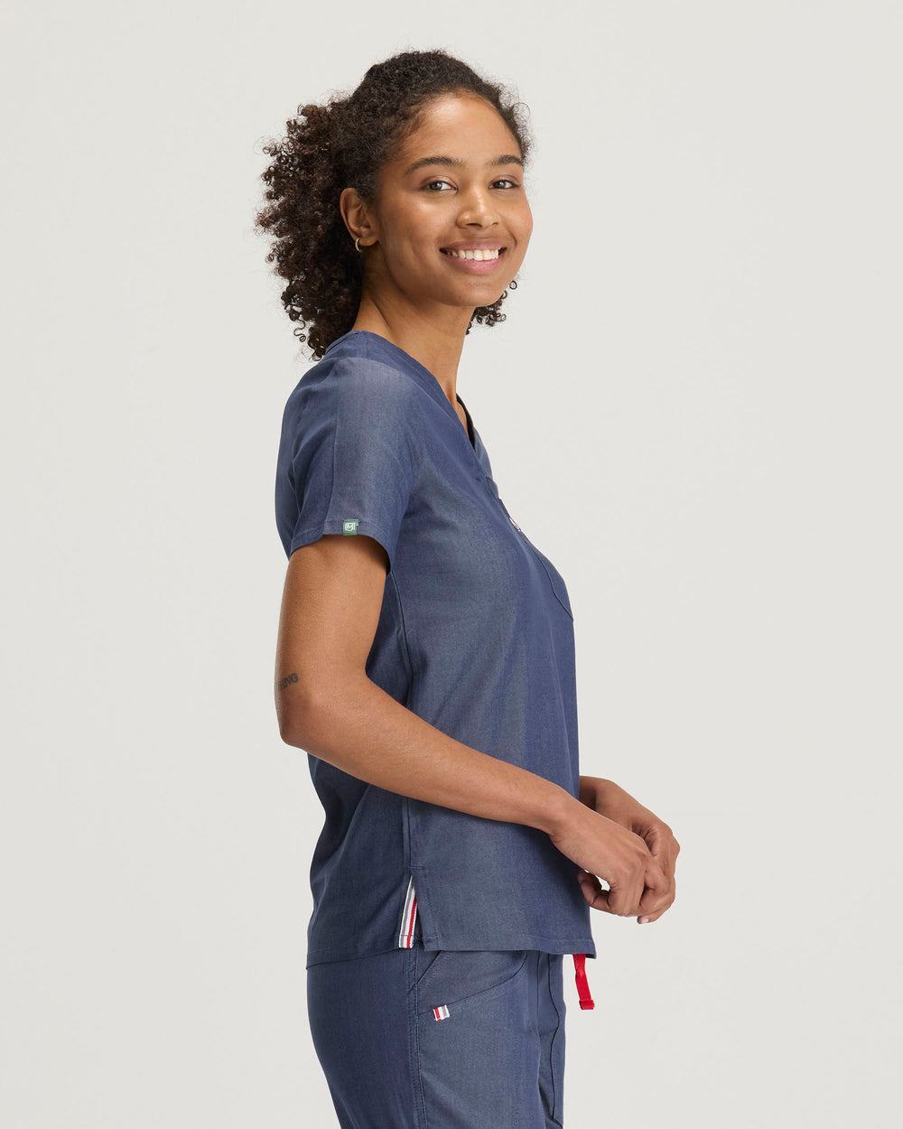 Mediclo Mediclo Women's Sal Essential Scrub Top - Tree