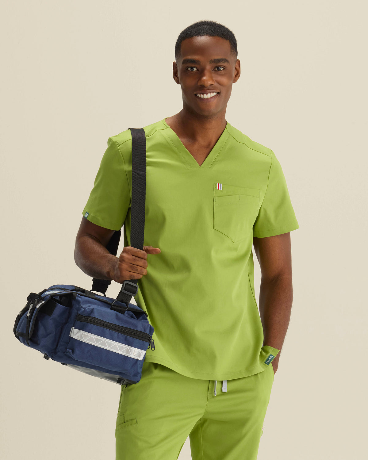 Mediclo Mediclo Men's Crevan 3-Pocket Scrub Top - Tree