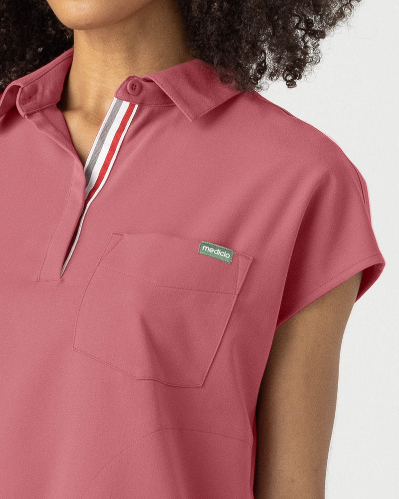 Mauve Capri‎ ‎Collared Scrub Top Fysel - Close Up Front Pocket View
