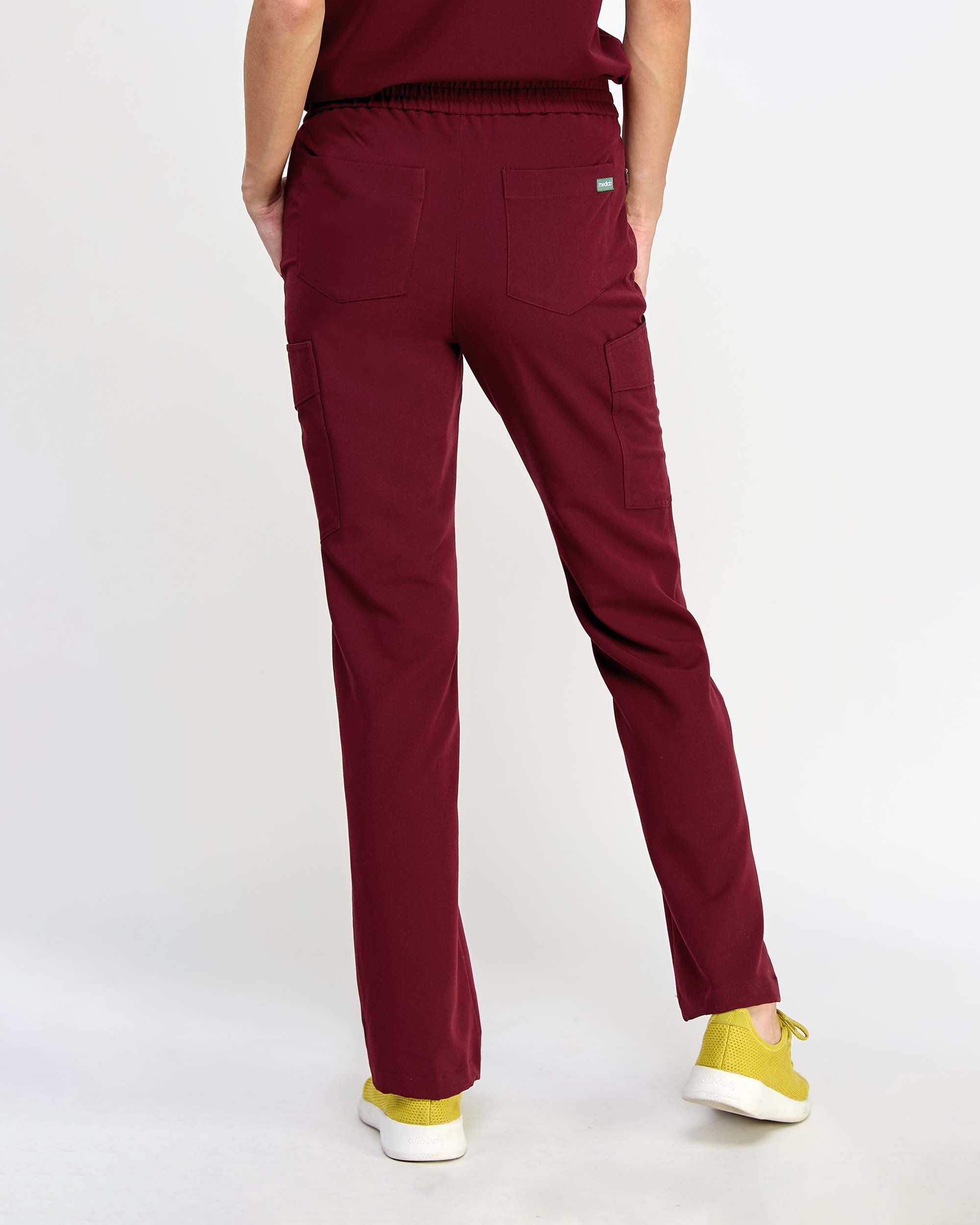Burgundy Cargo Pants Outfits (5 ideas & outfits) | Lookastic