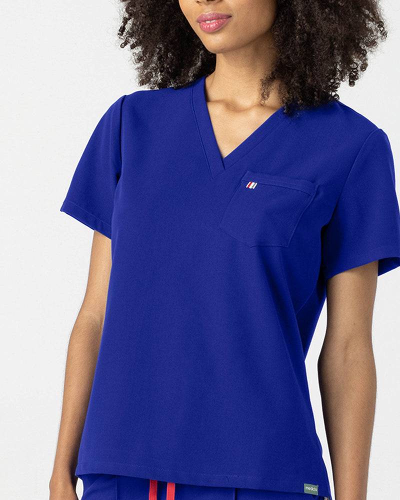 Royal Blue Sal‎ ‎Essential Scrub Top Fysel - Close Up Front View